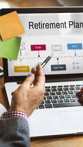 Financial advisor reviewing retirement plan on laptop, best financial planner in Brisbane for retirement planning services.